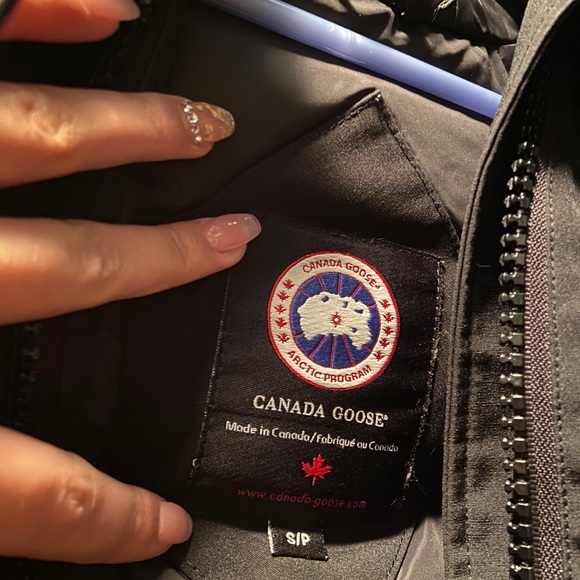 SOLD Authentic Canada Goose bomber jacket - Picture 3 of 4